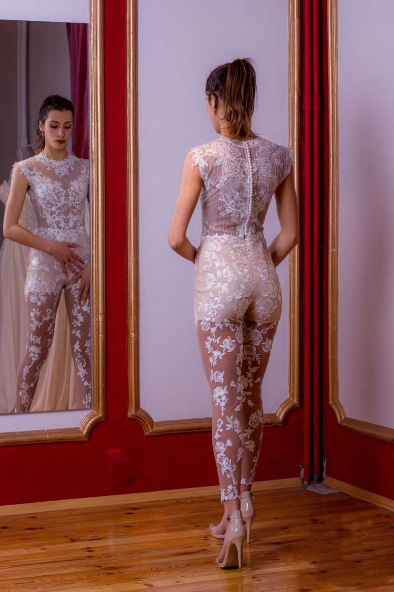 gorgeous wedding dresses jumpsuits with detachable train lace appliques plus size bridal gowns pants suits robe de marie