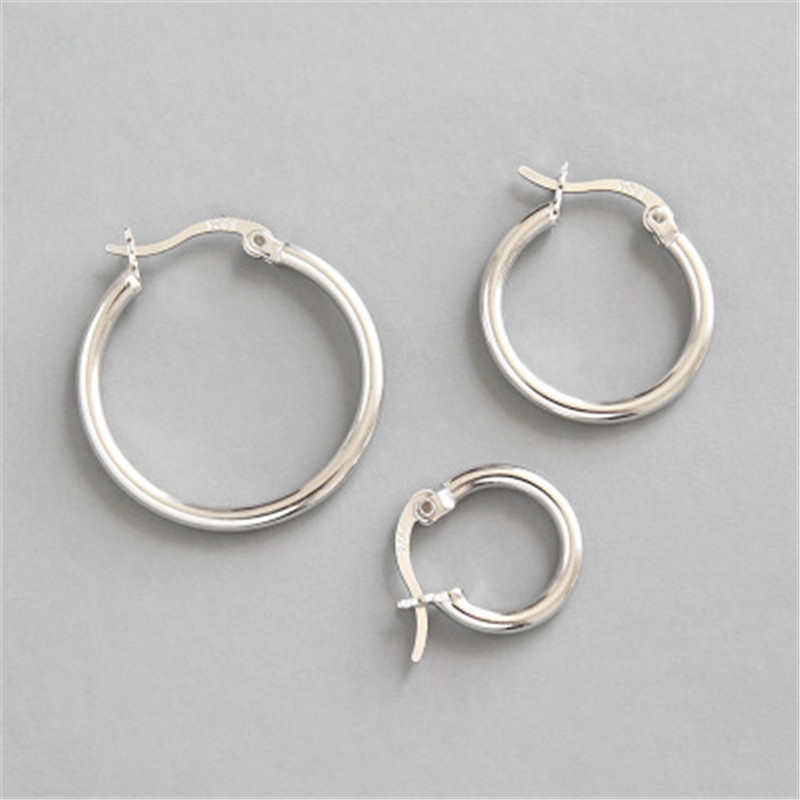 925 Sterling Silver Hoop Earring Round Circle Loop Earrings For Women Simple Silver Geometric Earring Brincos de Prata
925 Sterling Silver Hoop Earring Round Circle Loop Earrings For Women Simple Silver Geometric Earring Brincos de Prata