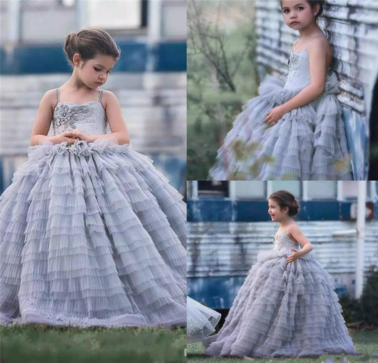 2020 Cute Flower Girl Dresses Spaghetti Appliqued Beaded Girl Pageant Gowns Backless Ruffle Tiered Skirt Custom Made Birthday Gowns, White;blue
2020 Cute Flower Girl Dresses Spaghetti Appliqued Beaded Girl Pageant Gowns Backless Ruffle Tiered Skirt Custom Made Birthday Gowns, White;blue