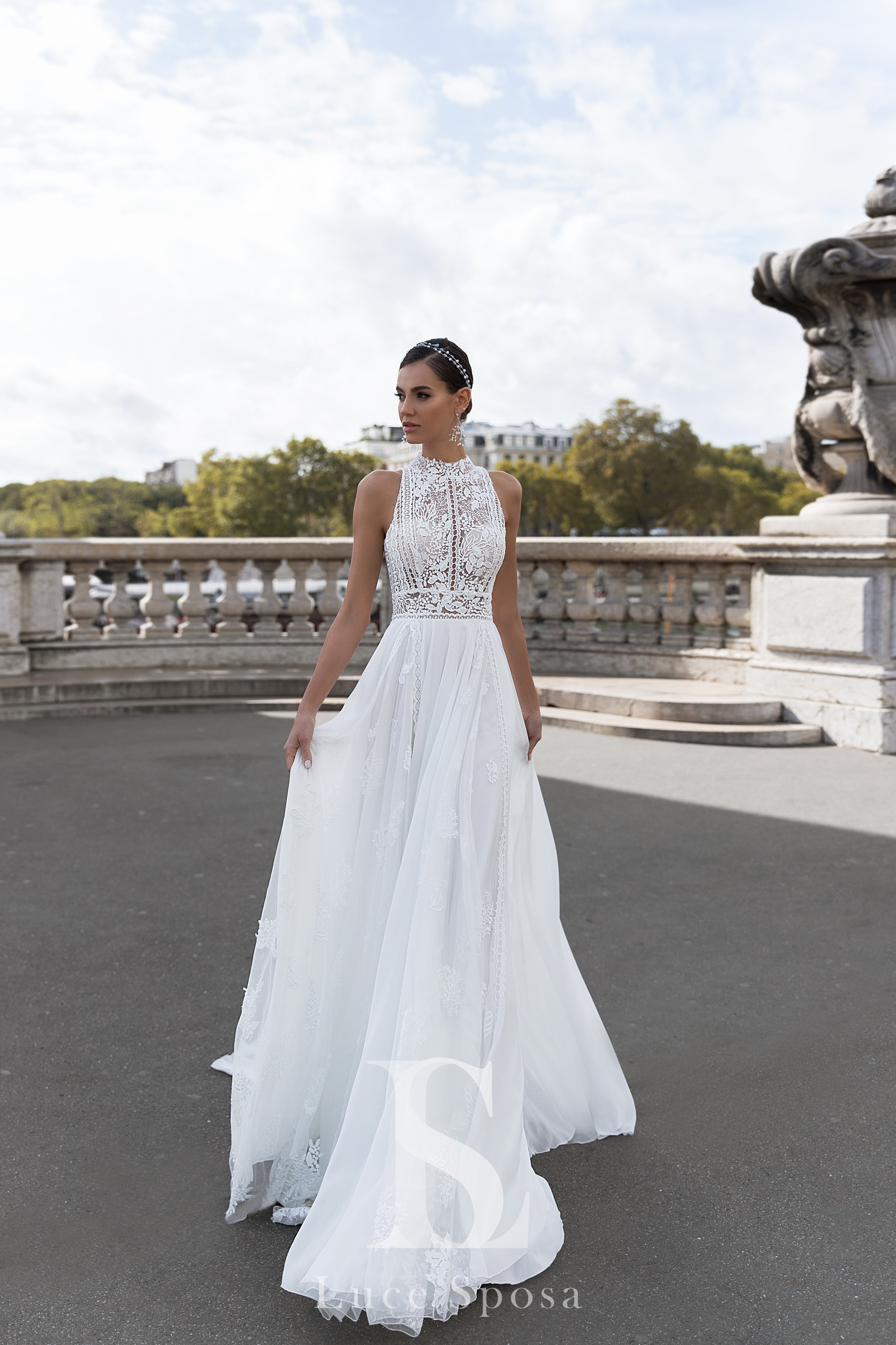 bohenmian bridal dresses high neck beaded appliqued sleeveless wedding dress hollow back ruffle sweep train custom made robes de marie