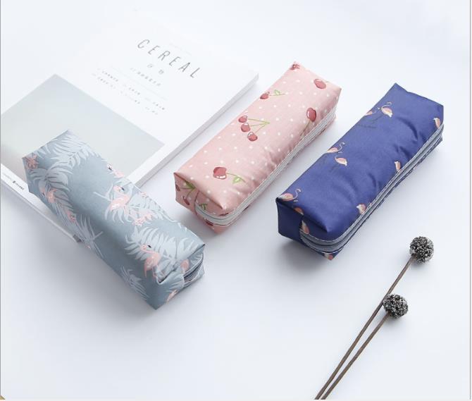 Student large capacity small fresh cute creative pencil bag simple personality student stationery box school supplies
Student large capacity small fresh cute creative pencil bag simple personality student stationery box school supplies