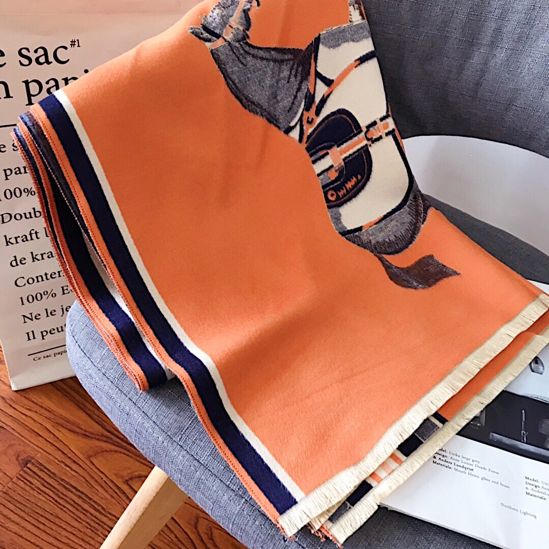 Wholesale- designer scarf high quality autumn/winter cashmere scarf fashionable multi-functional lady scarf free shipping1
Wholesale- designer scarf high quality autumn/winter cashmere scarf fashionable multi-functional lady scarf free shipping1