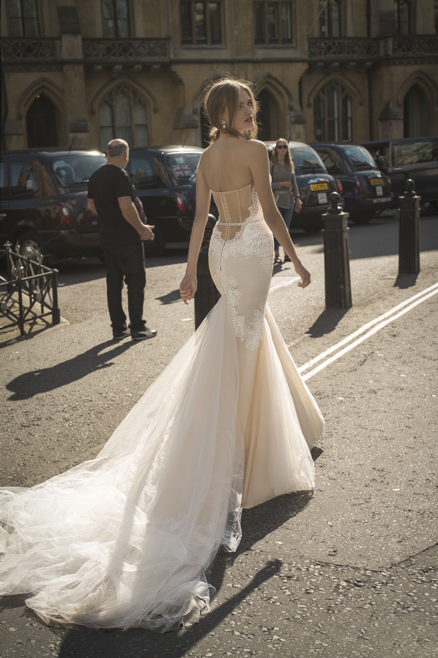 2020 Boho Mermaid Wedding Dresses Sweetheart Appliqued Beaded Sleevelss Beach Bridal Gown Corset Back Ruffle Sweep Train Vestidos De Novia