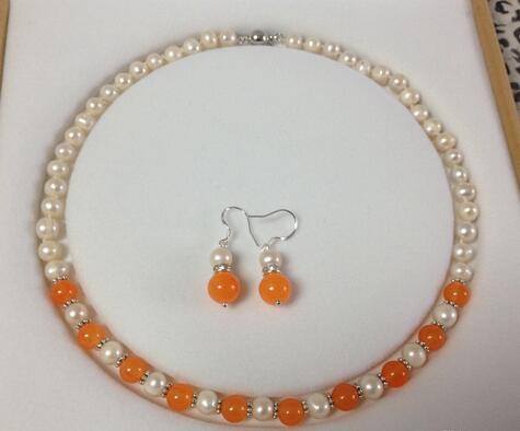 7-8MM White Akoya Cultured Pearl/Orange Jade necklace earrings set 18"No box<<<free shipping, Customize
7-8MM White Akoya Cultured Pearl/Orange Jade necklace earrings set 18"No box<<<free shipping, Customize