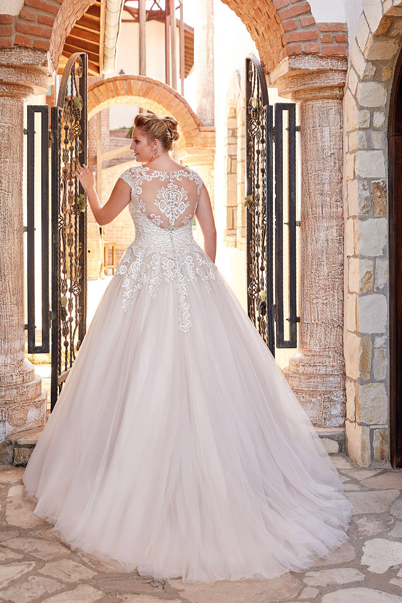 Eddy K Plus Size Wedding Dresses Sheer Jewel Neck Short Sleeves A Line Lace Appliques Button Back Country Wedding Dress Custom Made Gowns