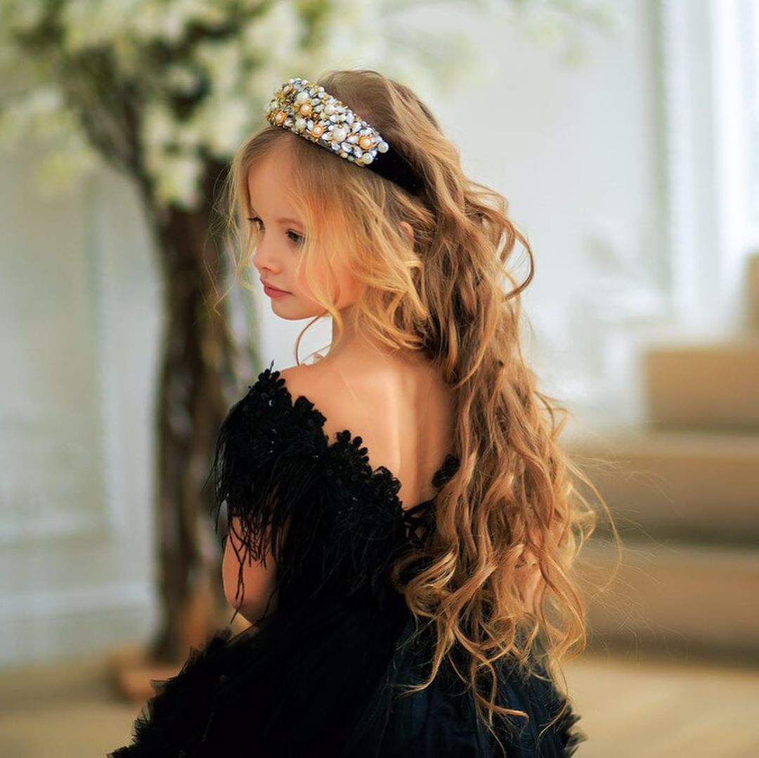 Chic Black Feather Flower Girl Dresses For Wedding Beaded Toddler Pageant Gowns Bateau Neck Floor Length Ruffled Tulle Kids Prom Dress 407