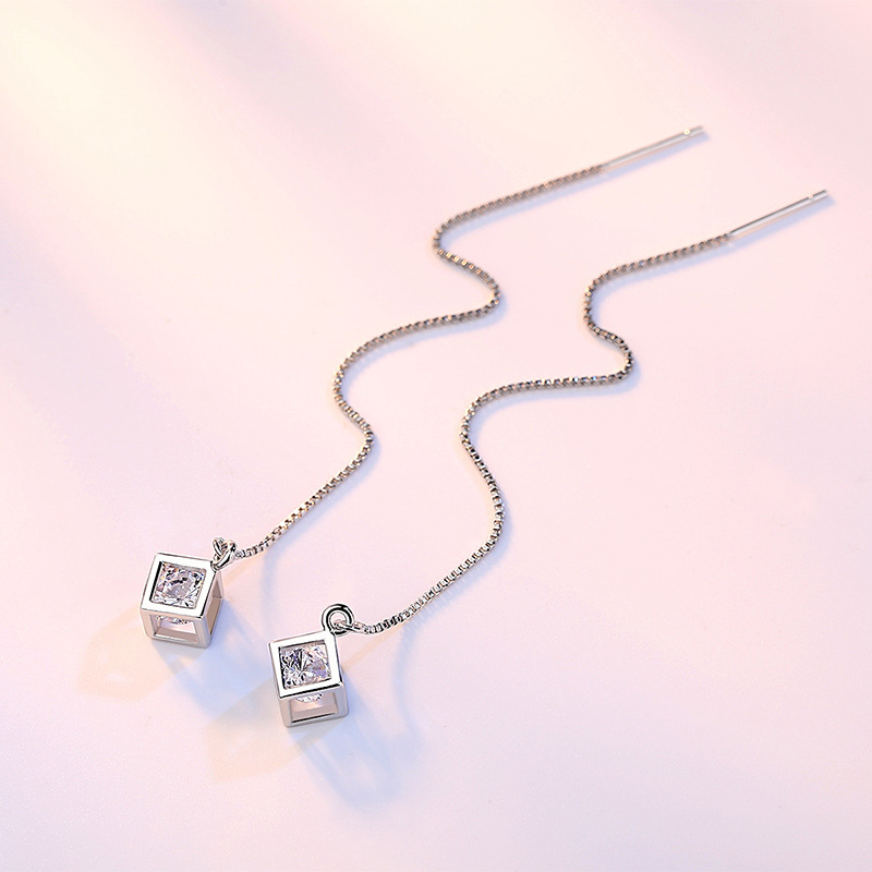 luxury designer Box Tassel Stud Earrings Fashion Jewelry 925 Sterling Silver Long StudEarrings For Women Girl Brincos Jewelry Bijoux Gift, Golden;silver
luxury designer Box Tassel Stud Earrings Fashion Jewelry 925 Sterling Silver Long StudEarrings For Women Girl Brincos Jewelry Bijoux Gift, Golden;silver
