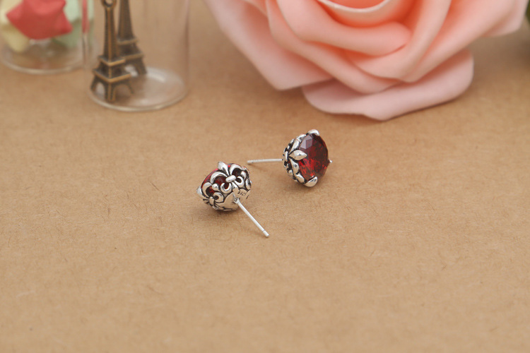 Brand new 925 sterling silver jewelry American antique silver hand-made designer jewelry red stone stud earring for women free shipping