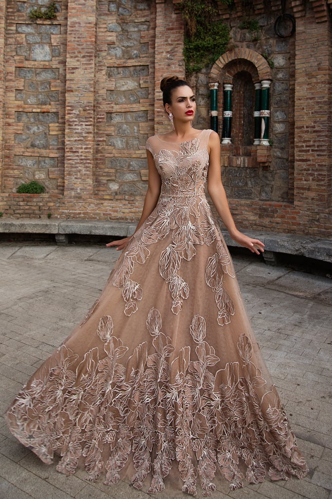 2020 Modest Beautiful Jewel Sleeveless Backless A Line Evening Dresses Lace Applique Pearls Formal Dresses Sweep Train Party Gown