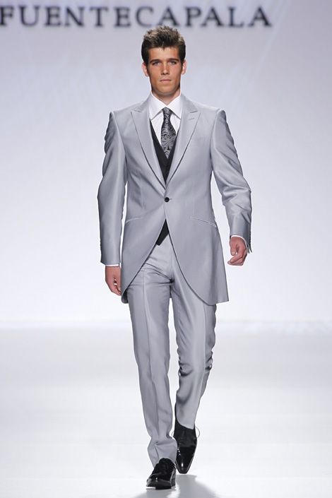 Handsome One Button Shiny Silver Grey Groom Tuxedos Peak Lapel Men Suits 3 pieces Wedding/Prom/Dinner Blazer (Jacket+Pants+Vest+Tie) W656