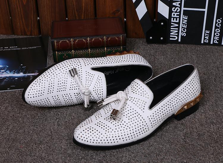 Hot Sale Casual Formal groomsmen Shoes For Men Black Genuine Leather Tassel Men Wedding groom Shoes Gold Metallic Studded Loafers 3 Colors