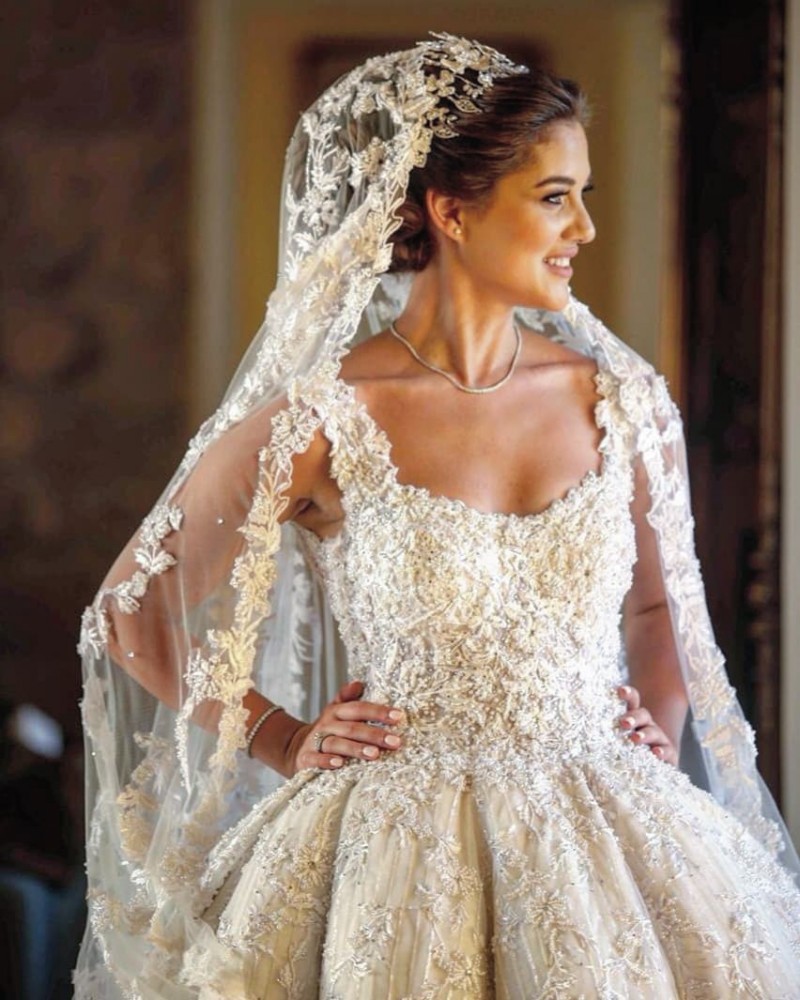 Luxury Lace Ball Gown Wedding Dresses Square Neck Backless Bridal Gowns Chapel Train Custom Country Wedding Dress Plus Size