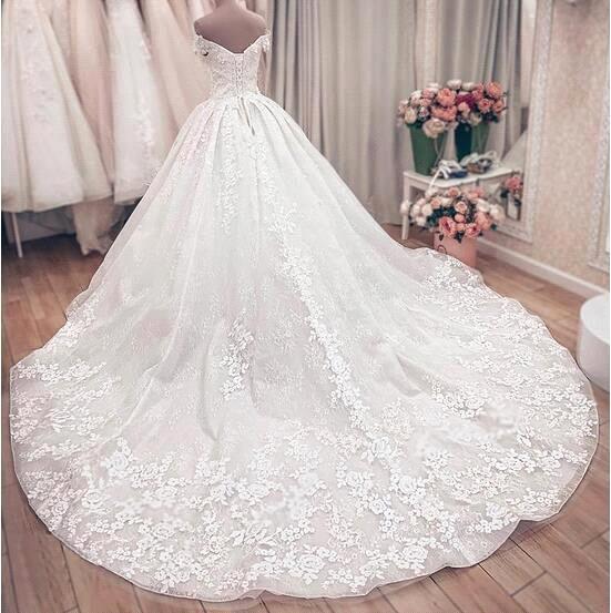 Dubai Arabic Ball Gown Wedding Dresses Luxurious Beads Lace Appliques Wedding Dress Bridal Gowns With Long Train CPH095