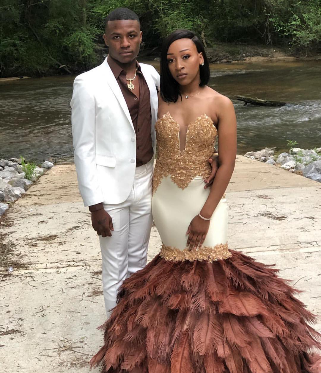 Feather Mermaid Prom Dresses Sheer Plunging Neck Beaded Evening Gowns Plus Size or Length Appliqued Formal Dress