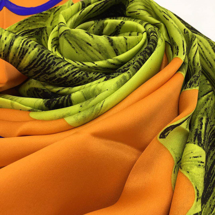 Wholesale- style print letters pattern high quality 100% silk material big size 130cm-130cm square scarves for women
Wholesale- style print letters pattern high quality 100% silk material big size 130cm-130cm square scarves for women
