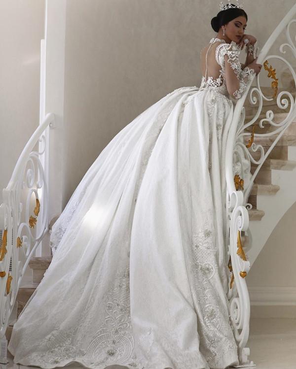 Vintage Lace Ball Gown 2019 Wedding Dresses Long Sleeves Appliqued Beads Wedding Dress Court Train Plus Size Bridal Gowns