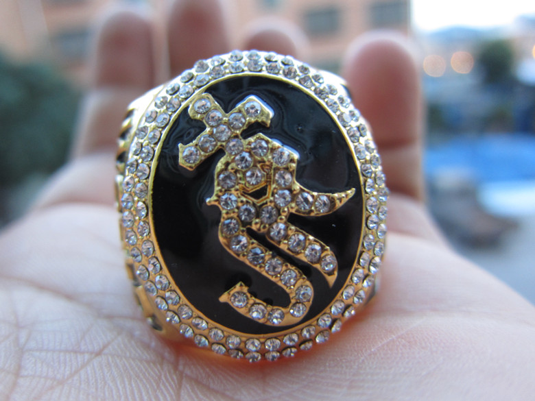 2005 White Sox baseball Championship Ring Men Fan Souvenir Gift Wholesale 2019 Drop Shipping, Golden;silver
2005 White Sox baseball Championship Ring Men Fan Souvenir Gift Wholesale 2019 Drop Shipping, Golden;silver
