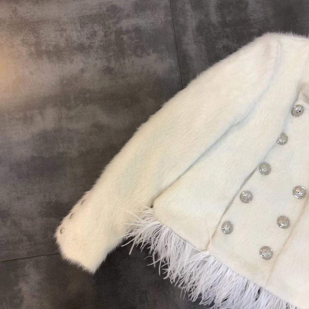 New design womens stand collar white color double breasted long sleeve slim waist bottom feather patchwork short coat jacket faux fur top