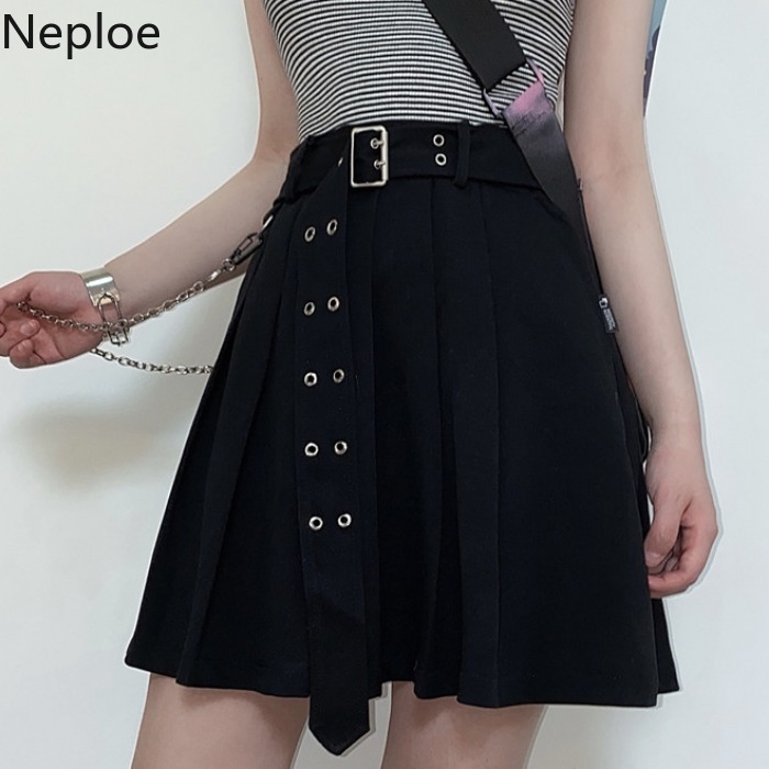 Neploe 2020 Summer New Black Belt High Wiast Women Skirt Korean Pleated A-line Mini Skirts Chain Femme Faldas Mujer Moda 4A560
Neploe 2020 Summer New Black Belt High Wiast Women Skirt Korean Pleated A-line Mini Skirts Chain Femme Faldas Mujer Moda 4A560