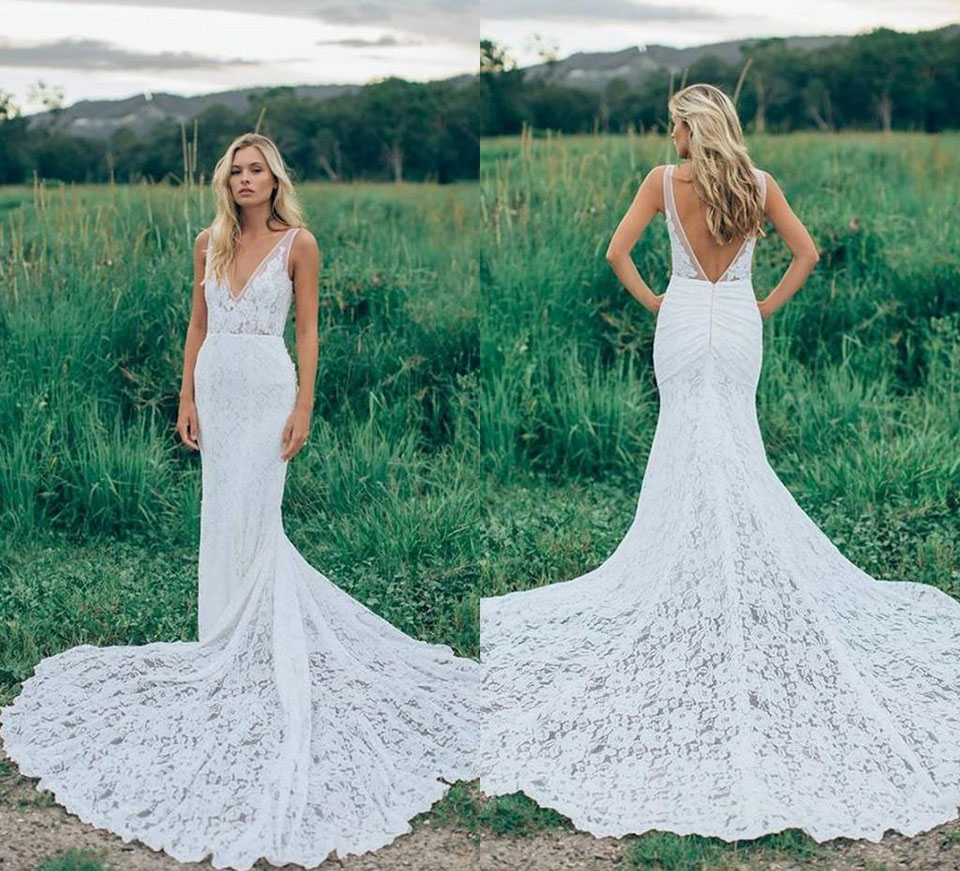 V Neck Overall Lace Wedding Dress with Ruched Buttocks Sheath Lace Country Bridal Dress with Pockets Spring Summer Beach Wed Gown Wed