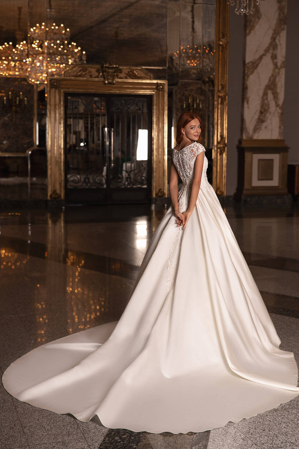 white elegant ae dresses highneck sleeveless appliqued lace court train wedding gown custom made robes de marie