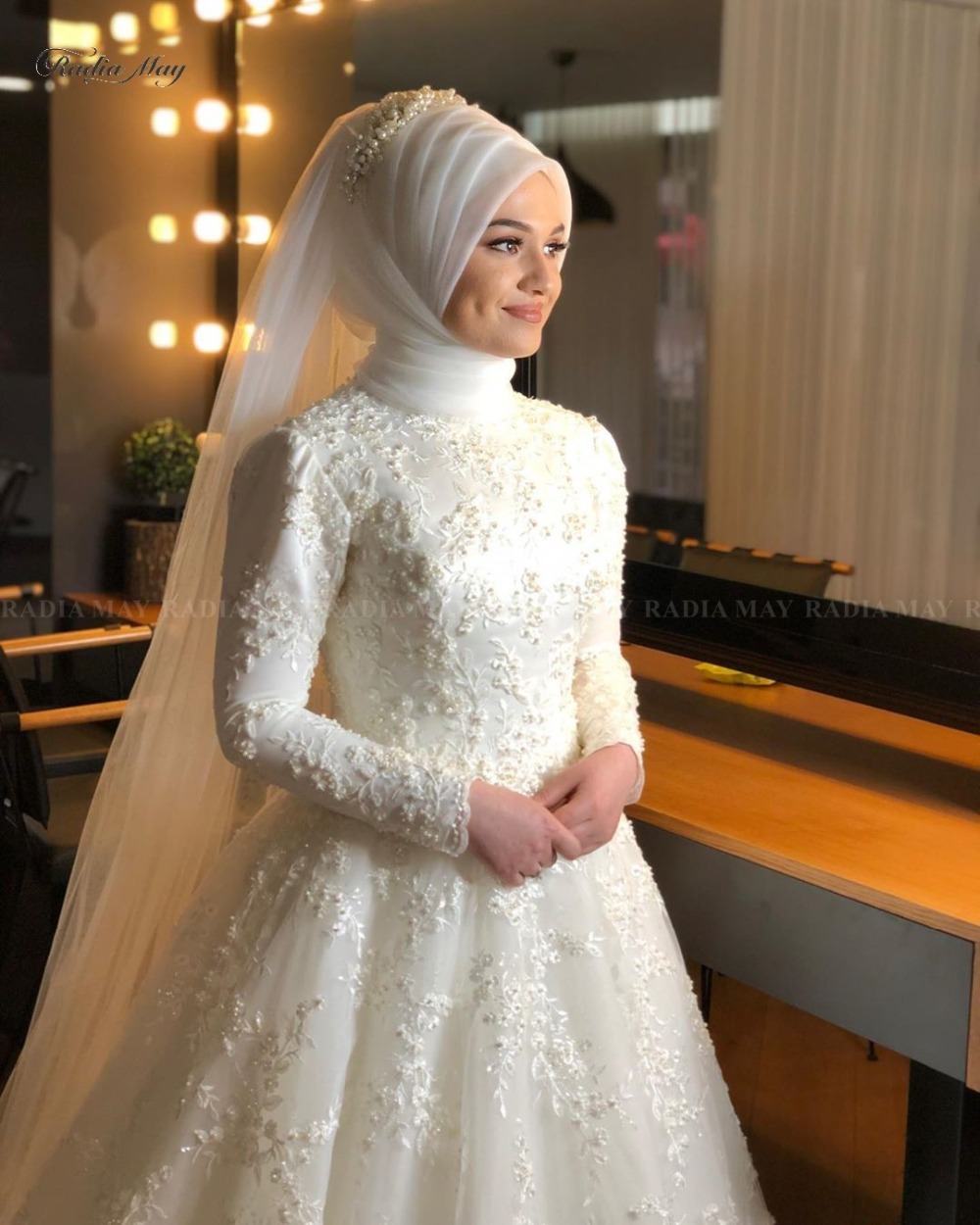 Flawless Muslim Beaded Lace Wedding Dresses High Neck A Line Long Sleeves Bridal Gowns Sweep Train robe de mariée