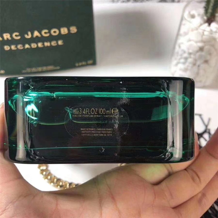 Top A + Decadencce Green vanity bag Perfume for woman Famous Perfume Fragrance Parfum Spray 100ml Free shipping
Top A + Decadencce Green vanity bag Perfume for woman Famous Perfume Fragrance Parfum Spray 100ml Free shipping