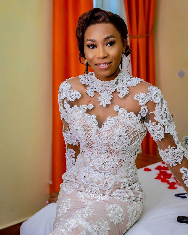 Illusion Mermaid Long Sleeve Wedding Dresses 2020 High Neck Aso Ebi Lace Applique African Muslim Bride Trumpet Wedding Gown