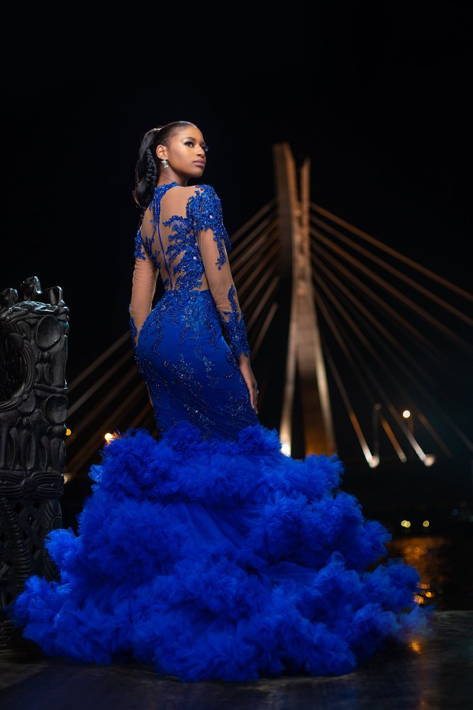 2019 Royal Blue Prom Dresses High Neck Lace Appliqued Beads Long Sleeve Mermaid Evening Dress Cloud Layer Gorgeous Formal Party Gowns