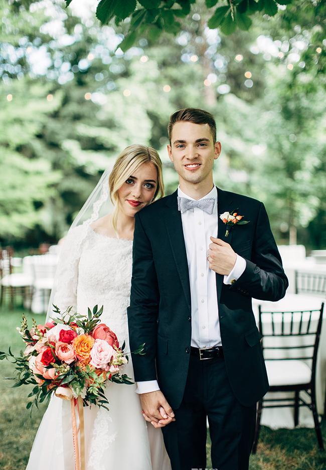 Modest New Arrival Chic A Line Dresses Sleeves Lace Appliques Tulle Sweep Train Country Style Wedding Dress Bridal Gowns