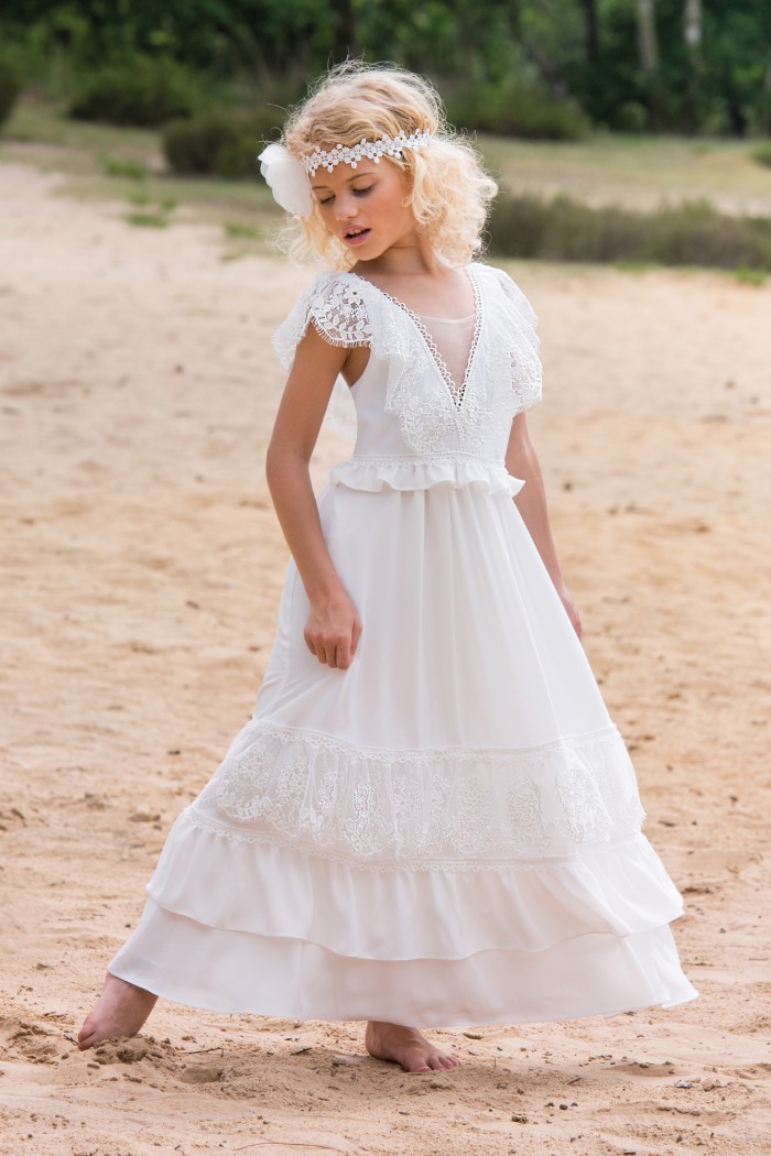 Chic Flower Girl Dresses For Wedding Cap Sleeves Lace Appliqued A Line Floor Length Bohemian Girls Dress Kids Formal Gowns