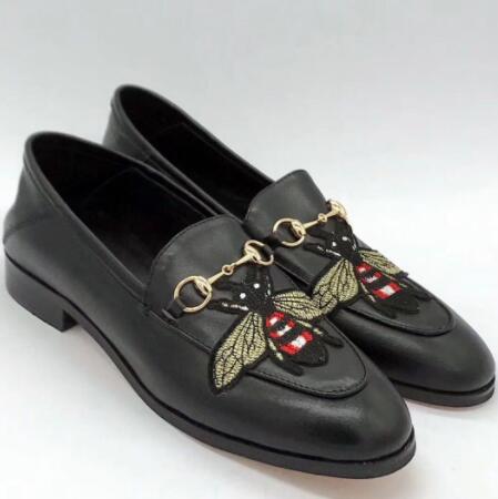 2020 Flat soled casual shoes Authentic cowhide Metal buckle Ladies shoes leather Men women Trample shoes 45, A9
2020 Flat soled casual shoes Authentic cowhide Metal buckle Ladies shoes leather Men women Trample shoes 45, A9