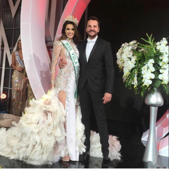 Yousef Aljasmi High Neck Split Evening Dresses Feather Long Sleeves Mermaid 2019 Crystal Moroccan Kaftan Prom Dress Formal Party Gowns