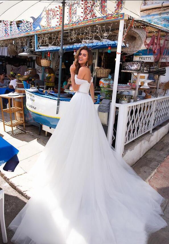 Elegant Off The Shoulder Wedding Dresses sweetheart Tulle A Line Wedding Dress Covered Button Illusion Lace Customize Bride Formal Gown