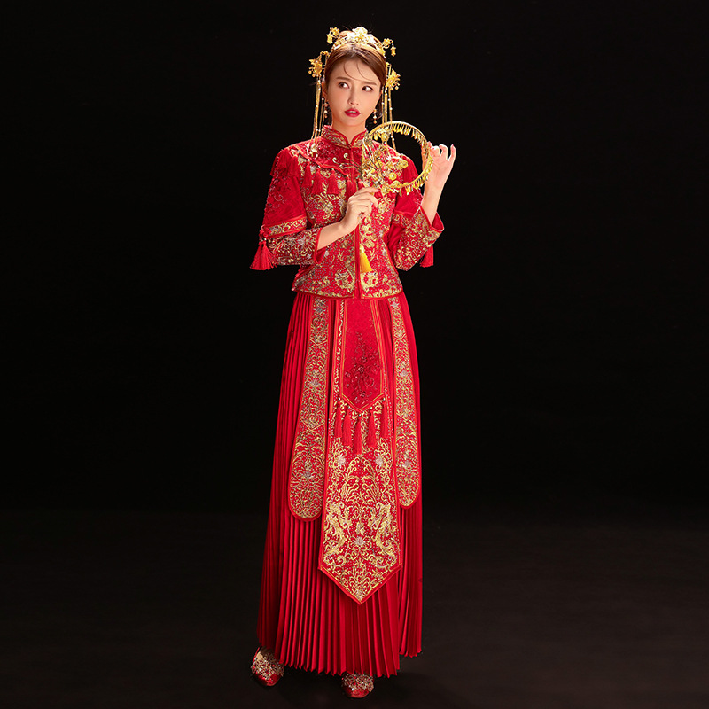 Chinese Style Marraige Suit Red Royal Women Wedding Party Womens Overseas Chinese Style Bride Embroidery Cheongsam
Chinese Style Marraige Suit Red Royal Women Wedding Party Womens Overseas Chinese Style Bride Embroidery Cheongsam