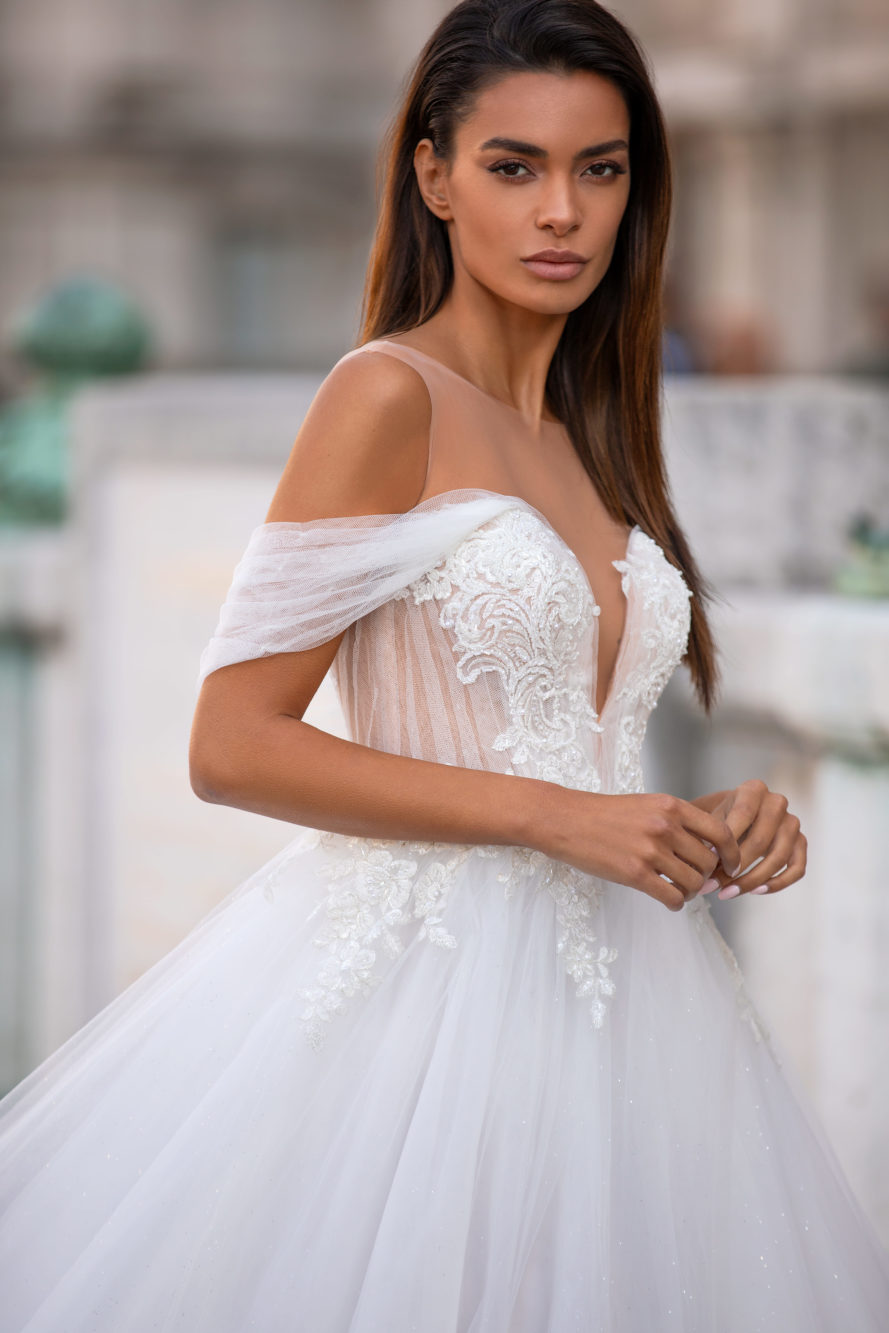 A Graceful Beaded Line Wedding Dresses Lace Appliqued Off The Shoulder Bridal Gowns Tulle Court Train Robe De Marie ppliqued