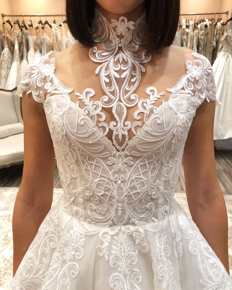 New Fashion A Line Wedding Dresses Sexy High Collar Lace Appliques Bridal Gowns Beach Backless Summer Wedding Dress