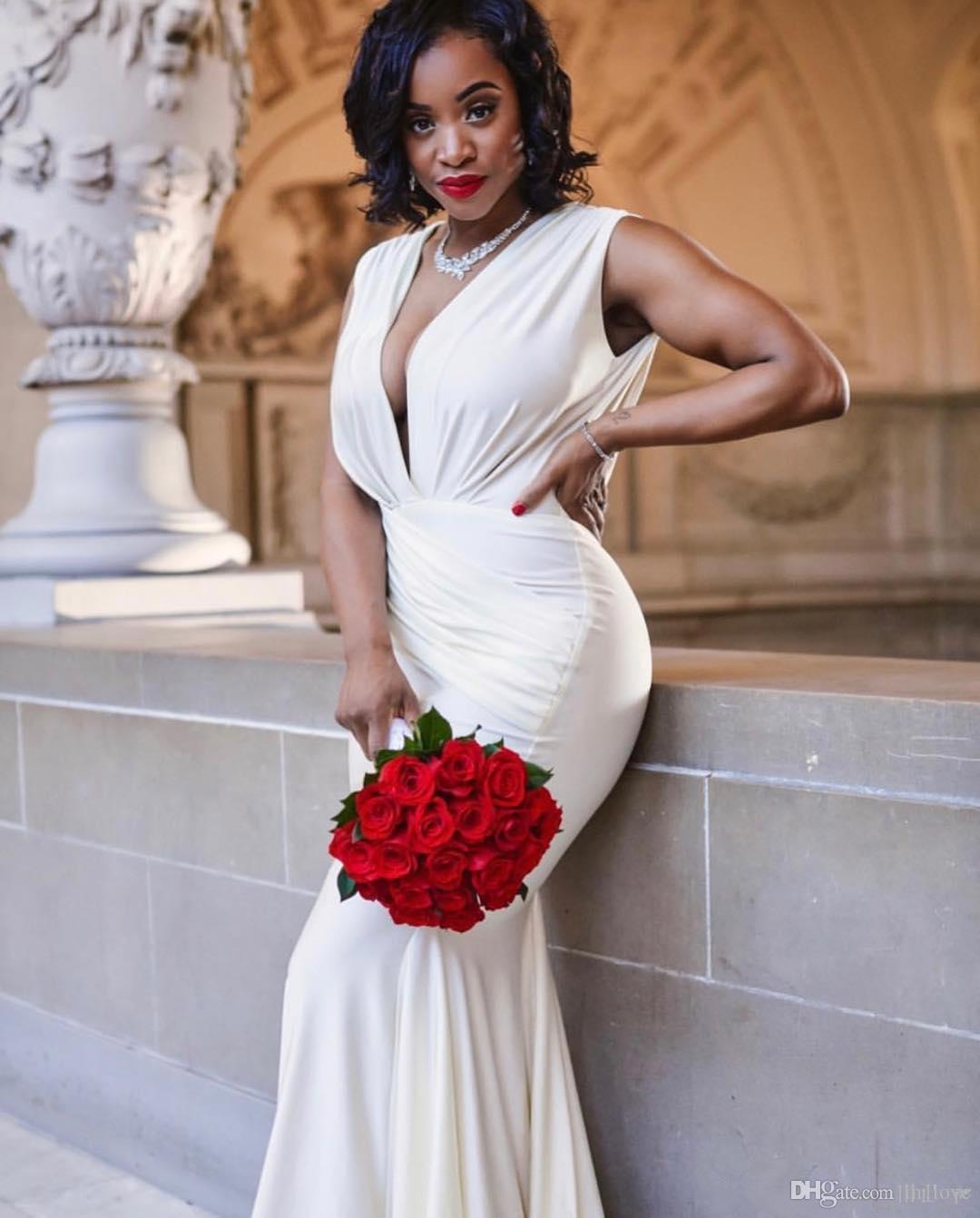 2019 Simple Bridesmaid Dress Backless Deep V Neck Pleats Ruffle Sweep Train Long Evening Gowns Custom Plus Size Prom Dress Party Wear