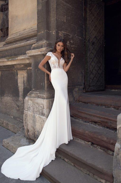 2020 Julie Vino Mermaid Wedding Dresses Court Train Deep V Neck Trumpet Wedding Dresses Bridal Gowns Country Bridal Vestido De Novia