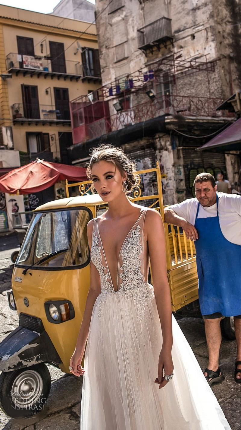 Berta 2020 New Lace Wedding Dresses Backless V Neckline Illusion Bodice Floor Length Sexy Open Back Front Split Bridal Gowns
