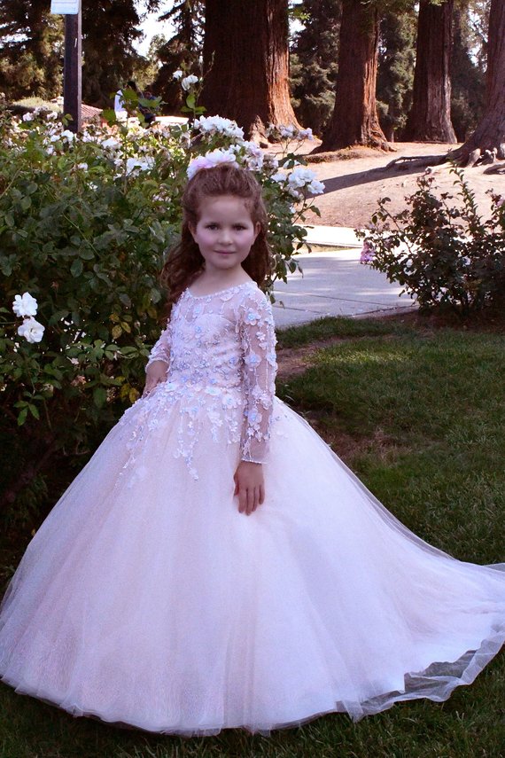 Princess Flower Girl Dresses Jewel Neck Lace Appliqued Beads Long Sleeves A Line Girls Pageant Dress With Free Petticoat Kids Formal Gowns