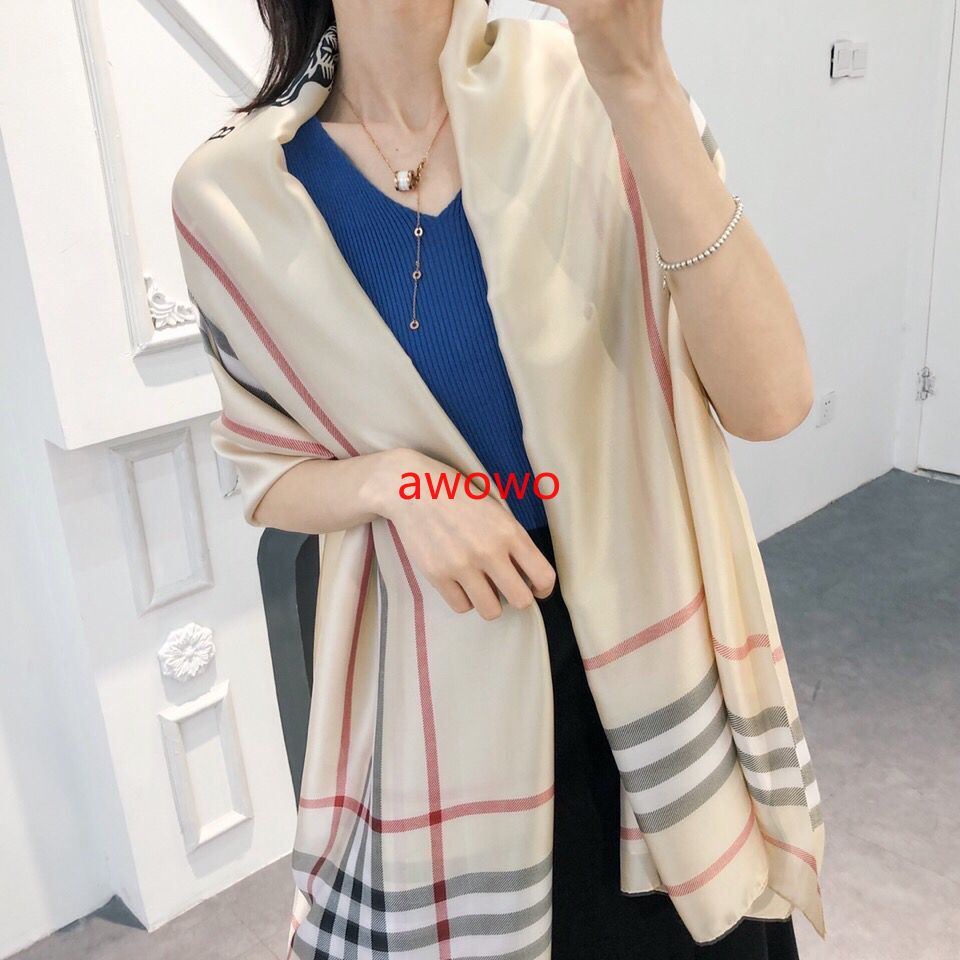 Classic plaid UK royal brand silk scarves super soft beach sun-resistant shawl scarf for women noble luxury headband wrap 
Classic plaid UK royal brand silk scarves super soft beach sun-resistant shawl scarf for women noble luxury headband wrap