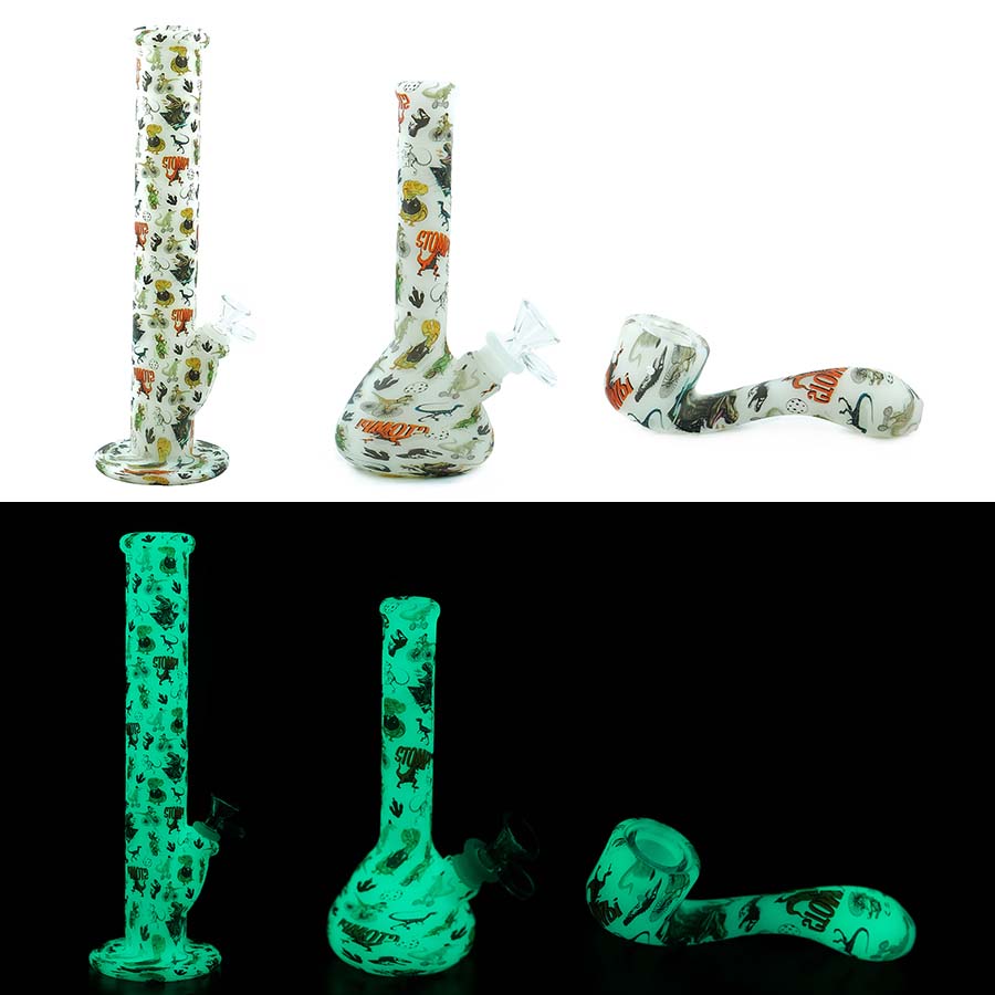 Glow in the dark water pipe glass bongs Dinosaur printed Silicone bong with glass bowl portable hookah unbreakable and durable 5 different s
Glow in the dark water pipe glass bongs Dinosaur printed Silicone bong with glass bowl portable hookah unbreakable and durable 5 different s