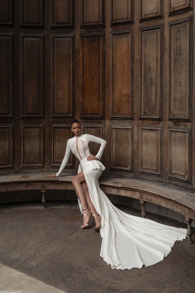 New Arrival Mermaid Wedding Dresses High Neck Lace Long Sleeve Bridal Gowns Thigh High Slits Beach Wedding Dress Sweep Train Fast Shipping