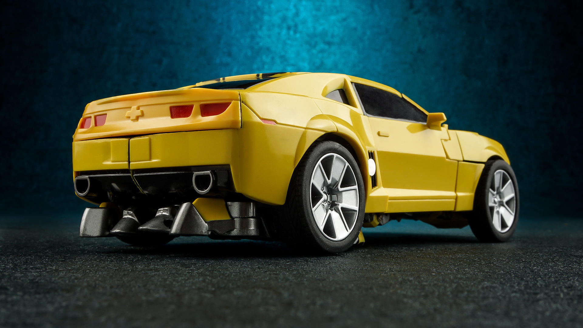 Electronics Robots The exhibits Office ornaments Transformers alloy version of Bumblebee Toys collection Hand do