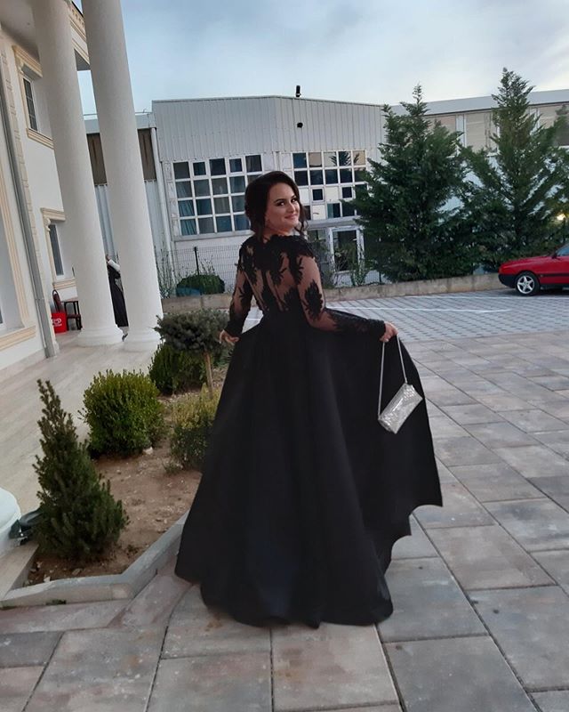 2020 New Arrival A Line Evening Dresses Split V Neck Long Sleeve Satin Formal Dresses Floor Length Zipper Applique Beads Party Gown
