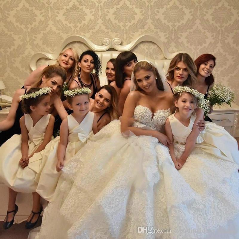 Full Lace Ball Gown Dresses Sweetheart Pearls Beaded Tiered Skirt Bridal Gowns Strapless Puffy Princess Church Wedding Dress