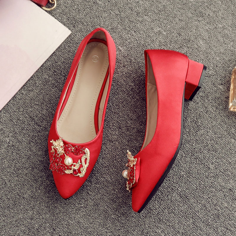 Chinese Dragon and Phoenix Rhinestones Buckle Wedding Shoes Pregnant Women Low Heels Pumps for Bride Comfortable Pointed Toe, Red
Chinese Dragon and Phoenix Rhinestones Buckle Wedding Shoes Pregnant Women Low Heels Pumps for Bride Comfortable Pointed Toe, Red