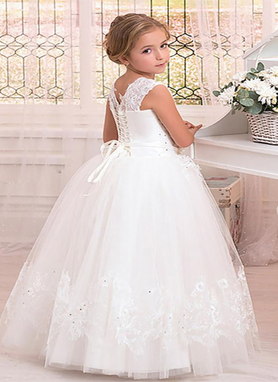 Lovely Flower Girl Dresses Short Sleeves Lace Appliques Girls Dresses For Wedding First Communion Prom Dresses