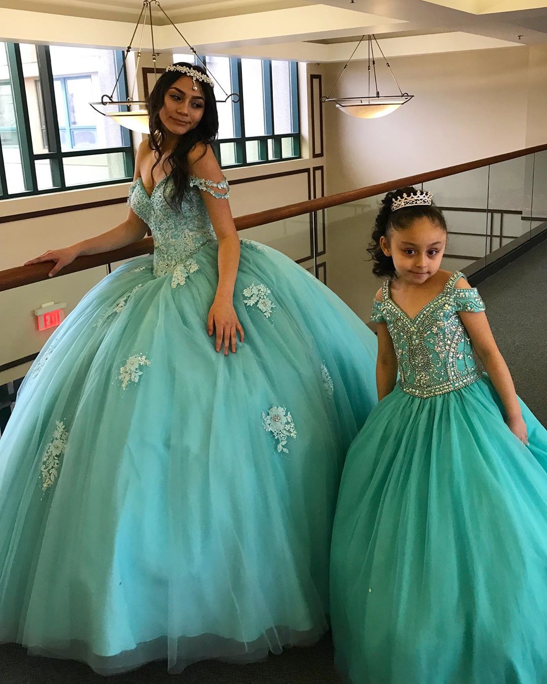 Lace Beaded Sky Blue Quinceanera Prom Dresses Ball Gown Spaghetti Tulle Cheap Sexy Evening Party Sweet 16 Dress ZJ104